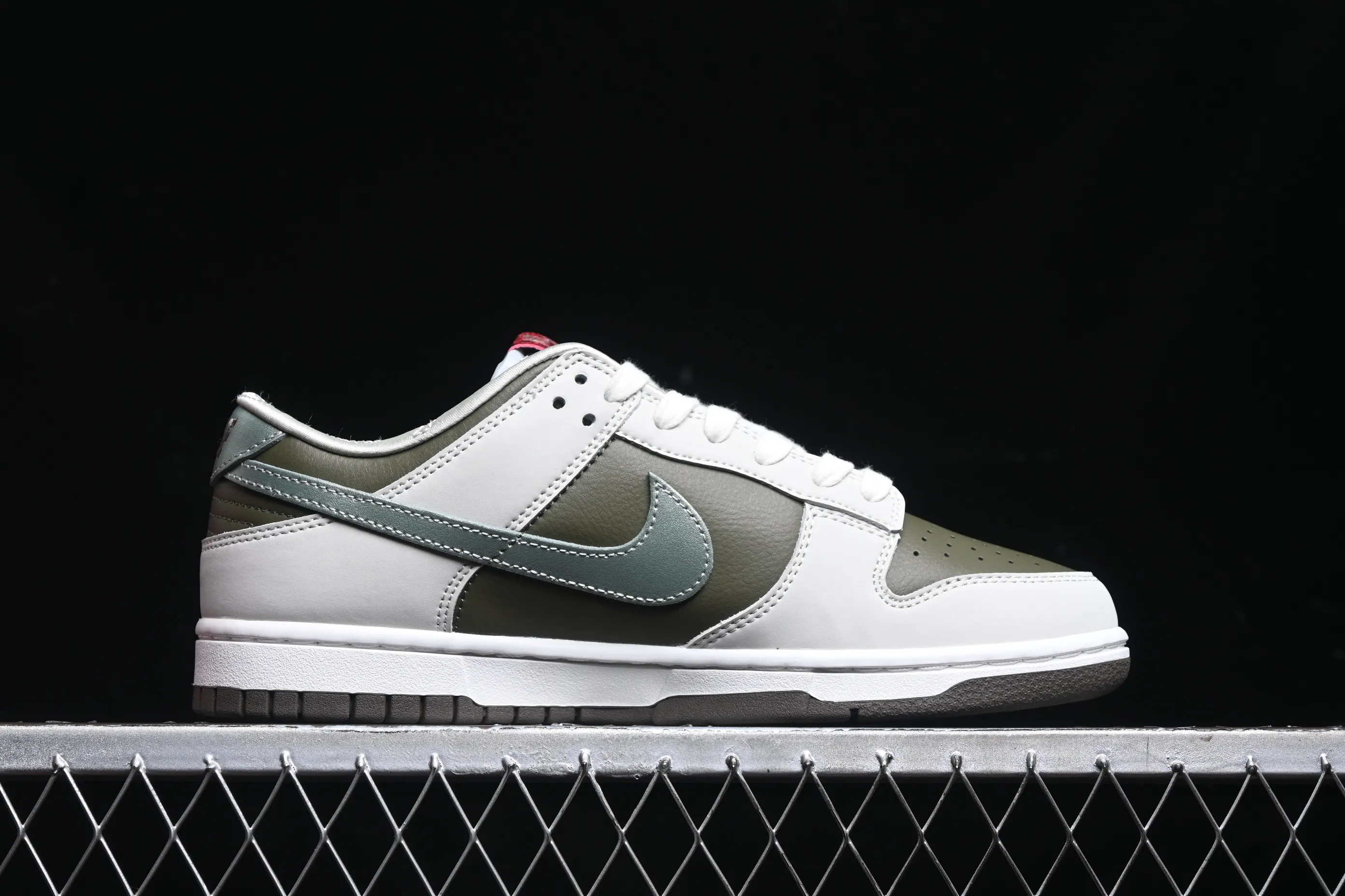 All Categories Nk SB Dunk Series Nk SB Dunk Low Low-top sneakers Nk Dunk Low "Year of the Snake" Year of the Snake Spring Festival limited low-top casual sneakers HV5980-231
